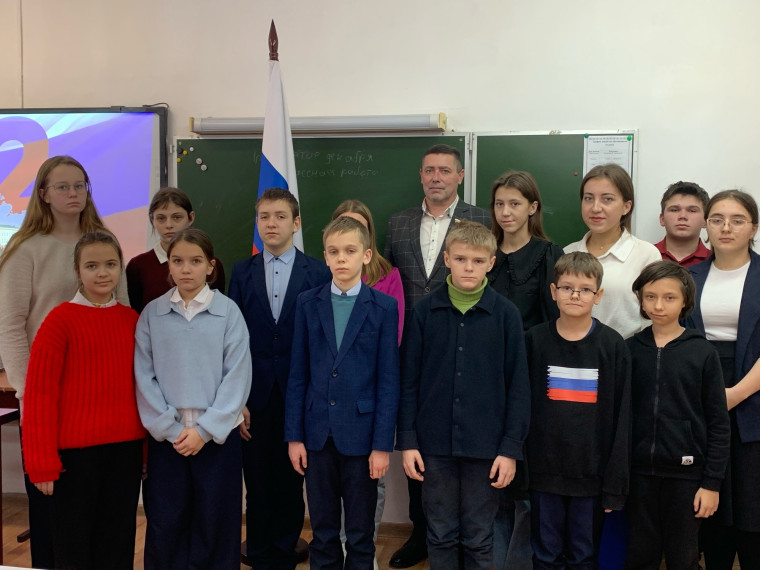 встреча обучающихся и педагогов с председателем Представительного Собрания Курского района Машошиным А.И..
